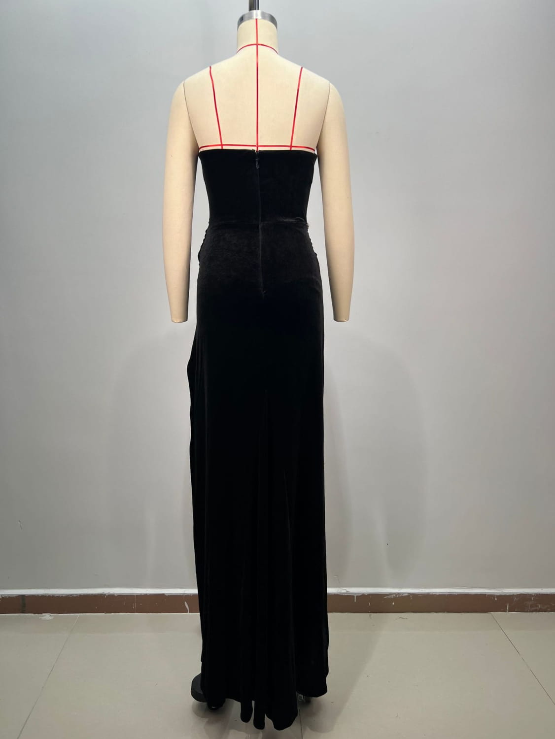 Black bandeau hot drilling long dress featuring a black velvet strapless gown with a fitted bodice and flowing skirt.