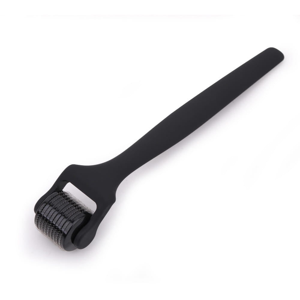 matte black microneedle roller feel oil rubber handle with black plastic handle and metallic multi-needle head for skincare use