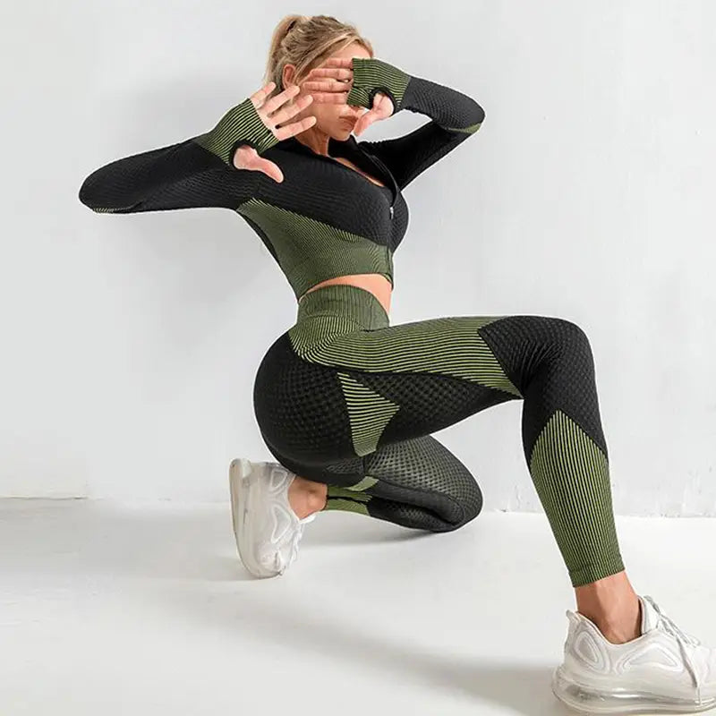 olive and black color-blocked 3pcs yoga set seamless with ribbed texture designed for seamless sport and athleisure activities