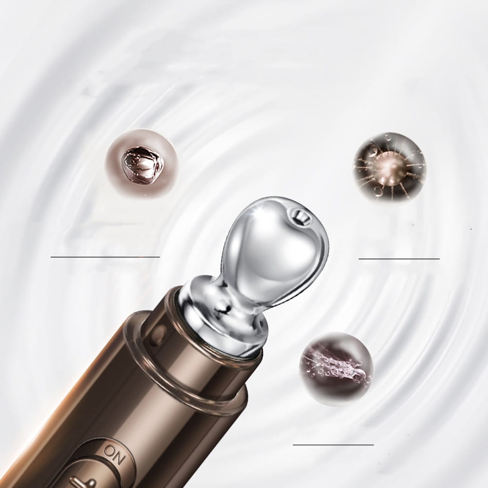 Silver-toned eye roller with a sleek metallic finish and rounded applicator tip designed to improve eye bags and support eye bags firming.