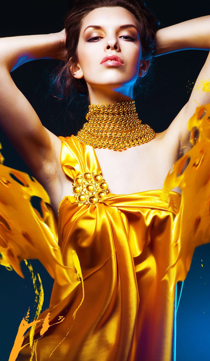 <h1><br/><strong>Fashion with a Touch of Royalty</strong><br/></h1>