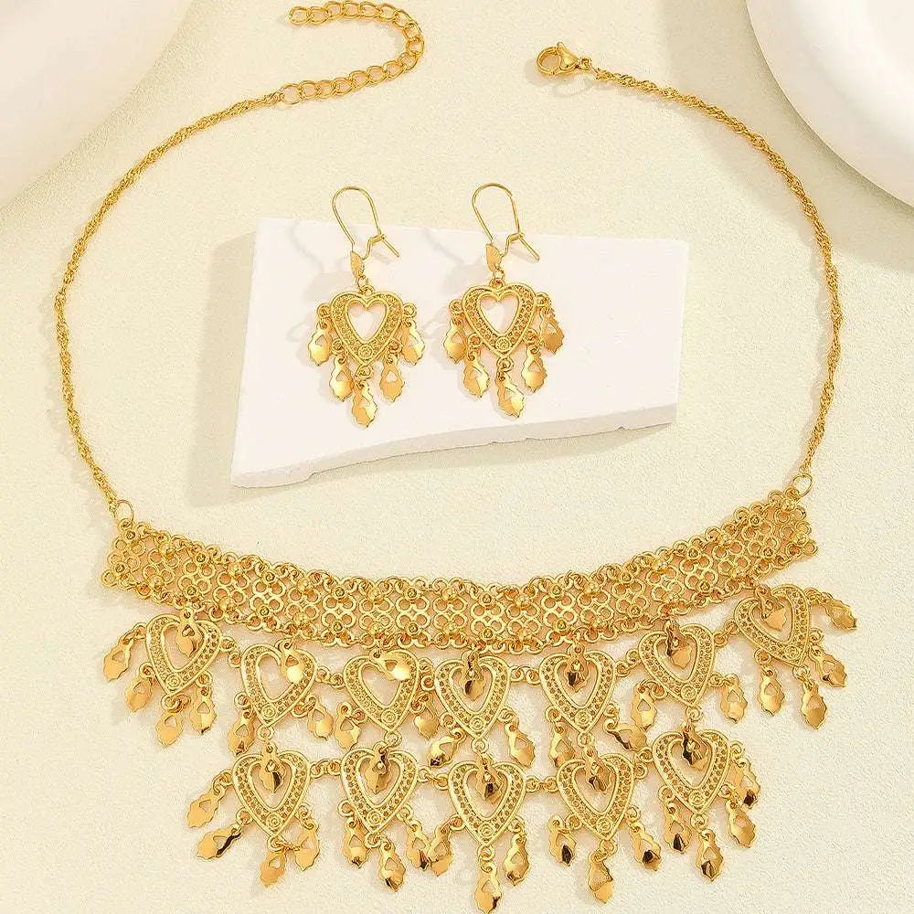 Gold-colored 3pcs fashionable retro luxury hollow necklace earrings set with intricate filigree and heart-shaped charms