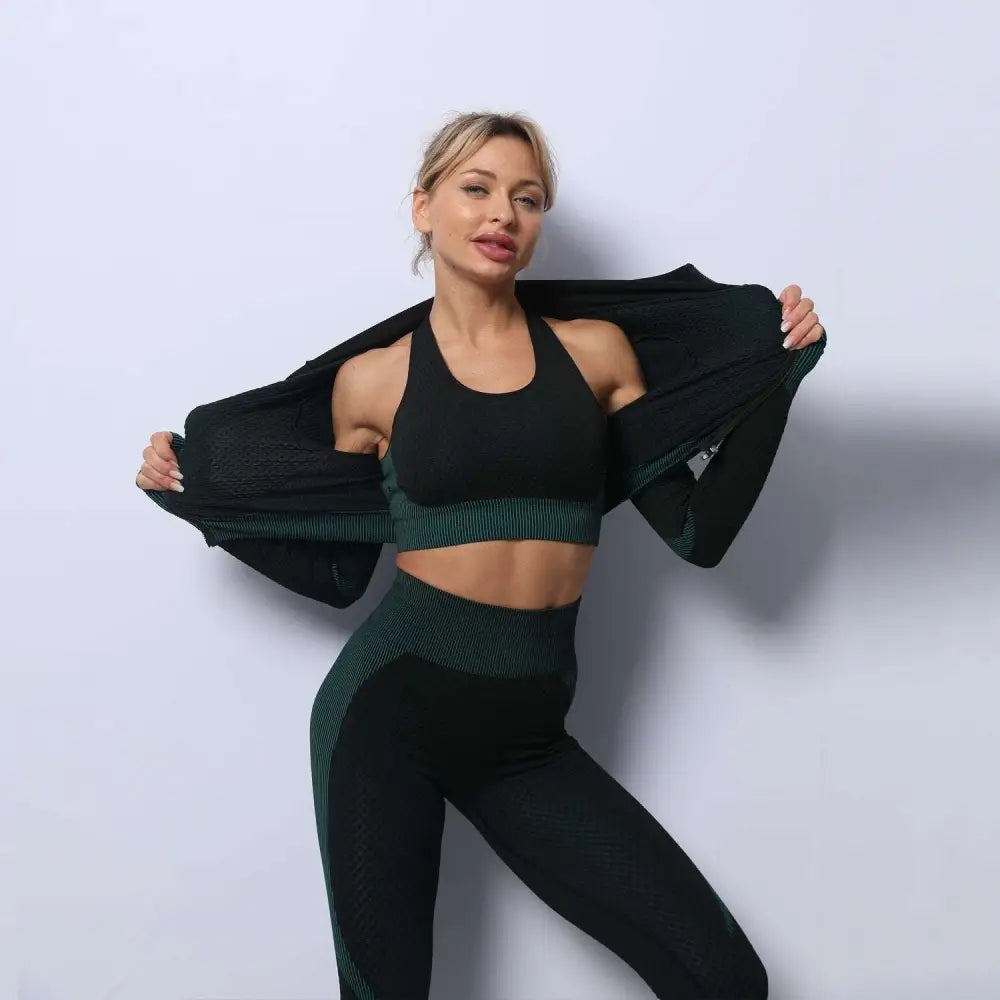 Black and dark green seamless sport ribbed 3pcs yoga set with ribbed athleisure texture details for activewear