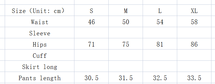 The image shows a size measurement table in centimeters for white tight seamless sports shorts detailing waist, sleeve, hip, cuff, skirt length, and pants length across sizes S, M, L, and XL.