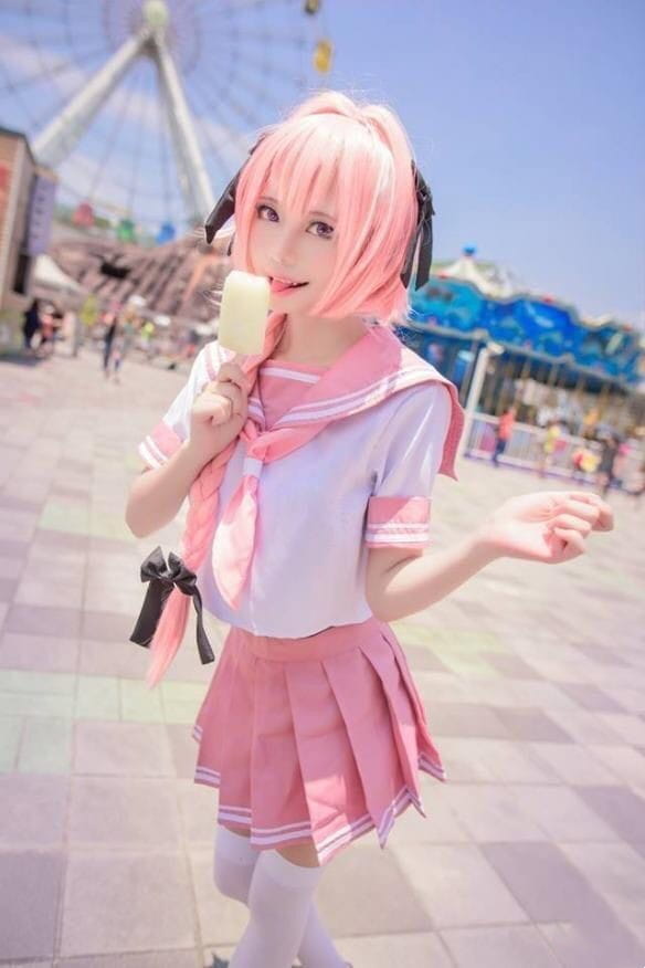 pink and white sailor suit cosplay costume featuring a short-sleeved top with sailor collar, matching pleated skirt, and white knee-high socks designed for cosplay costume fgo.