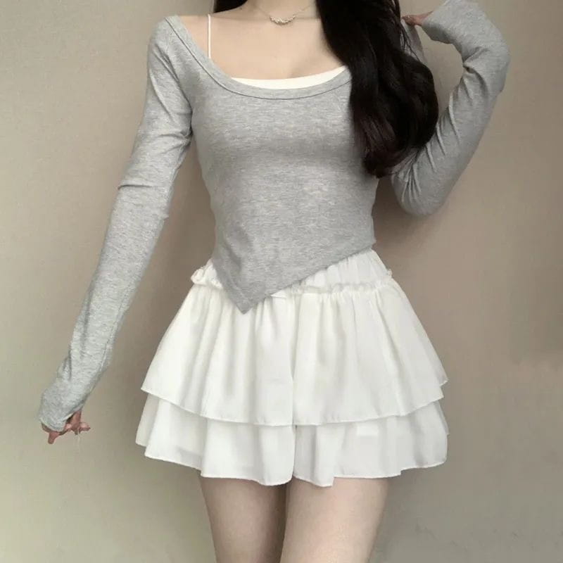 gray long-sleeved top with a square neckline paired with a pure desire style white layered ruffle pettiskirt slimming ballet skirt