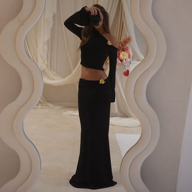 Black one-shoulder crop top with gold floral embellishments featured in a sexy slim oblique shoulder floral mermaid dress design.