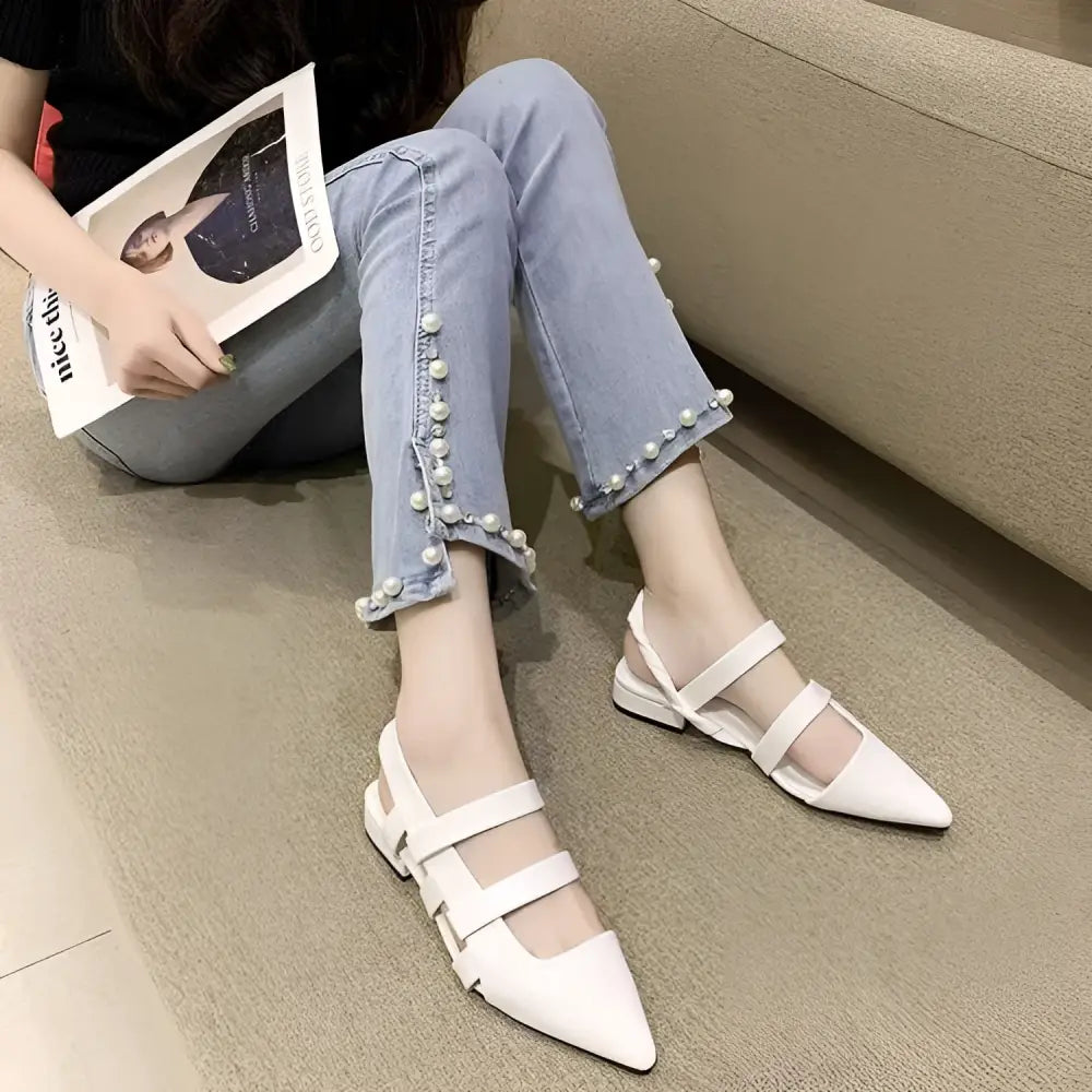 White leather strap sandals with multiple straps and low heel complement temperament foreign style footwear