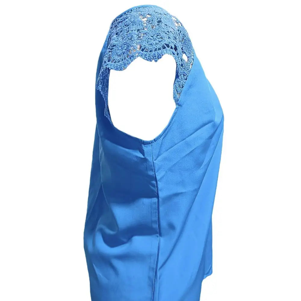Blue sleeveless blouse featuring a vibrant hijab with delicate crocheted lace trim and contrasting lace buttonhole details