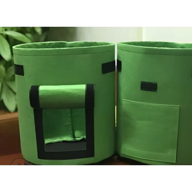 Green felt breathable potato tomato plant growth bags with black trim and roll-up front panel for tomato vegetable plants