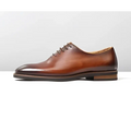 Brown leather oxford men’s shoe with polished finish, classic pointed toe, dark brown laces, ideal for wedding shoes