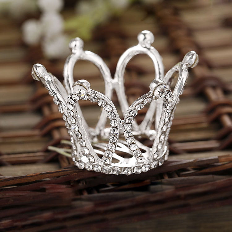 Silver childrens hair comb crown adorned with sparkling clear rhinestones along its crown and base as comb crown rhinestone accessories.