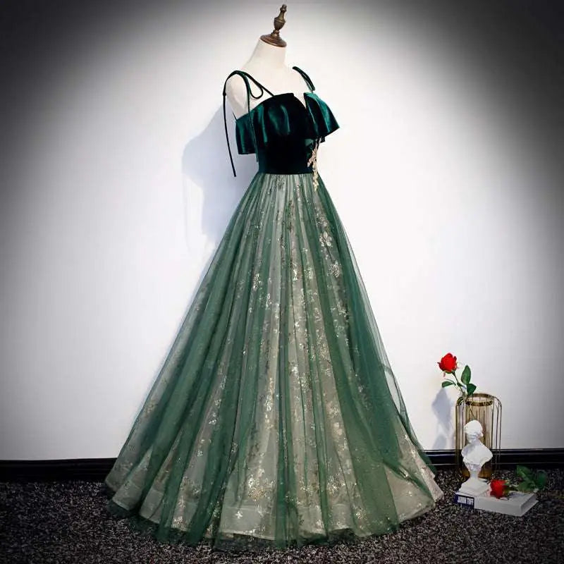 Emerald green velvet off-shoulder long banquet gown with gold floral embroidery and flowing tulle skirt sling temperament