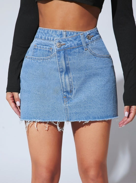 high waisted fashion irregular denim short skirt in light wash with frayed hem and classic front button closure short skirt featuring fashion irregular denim style