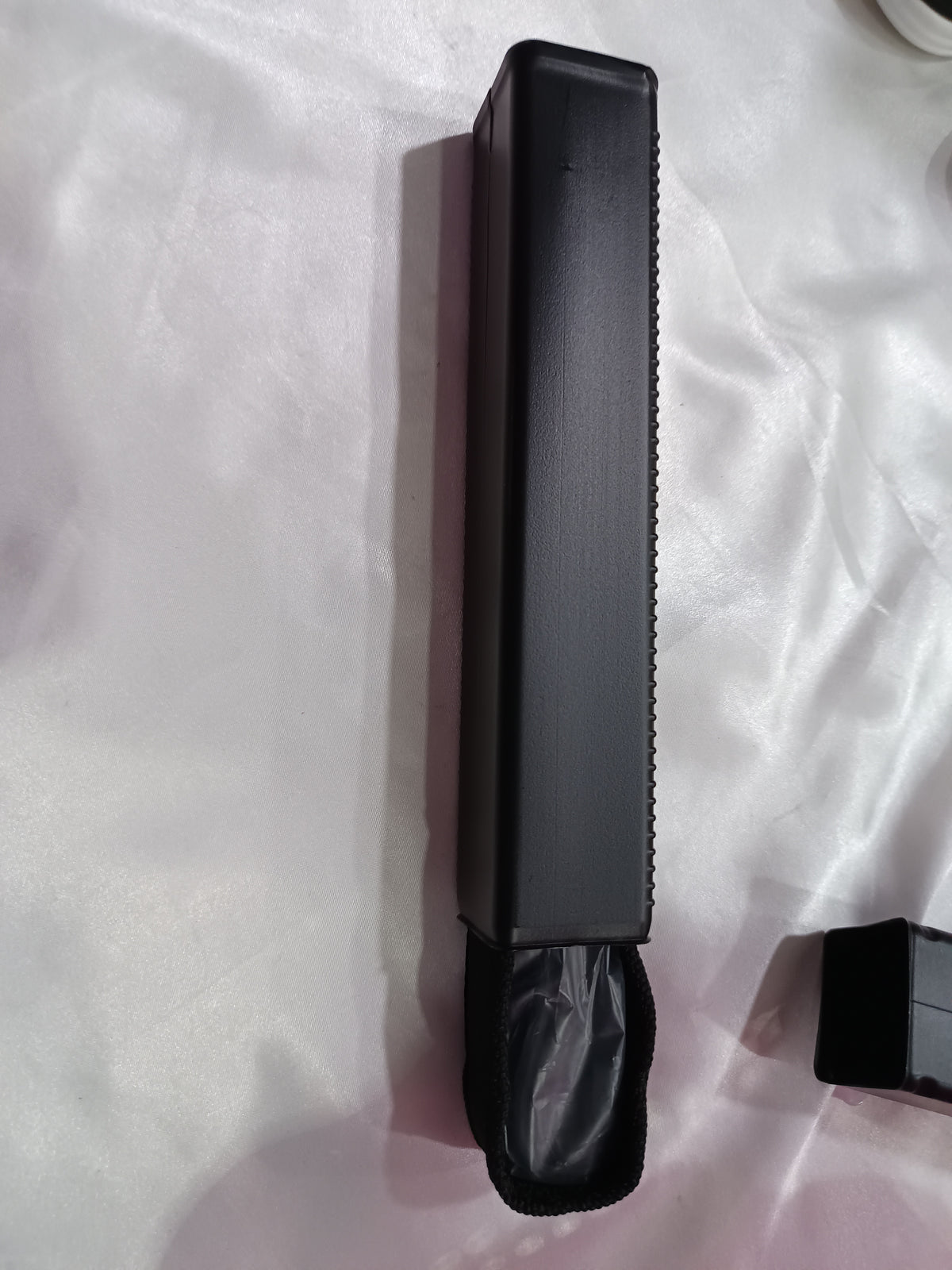 Automatic spring-loaded extendable alloy steel baton – view 3