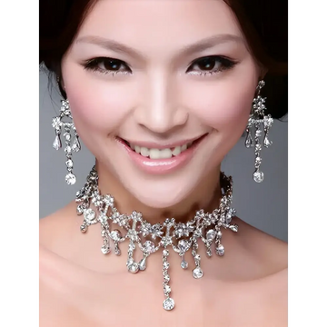 Factory direct bride wedding dress diamond choker necklace with sparkling crystal detailing and teardrop pendants