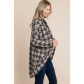 A soft beige houndstooth open front knit cardigan with bombom houndstooth pattern in cocoon knit fabric