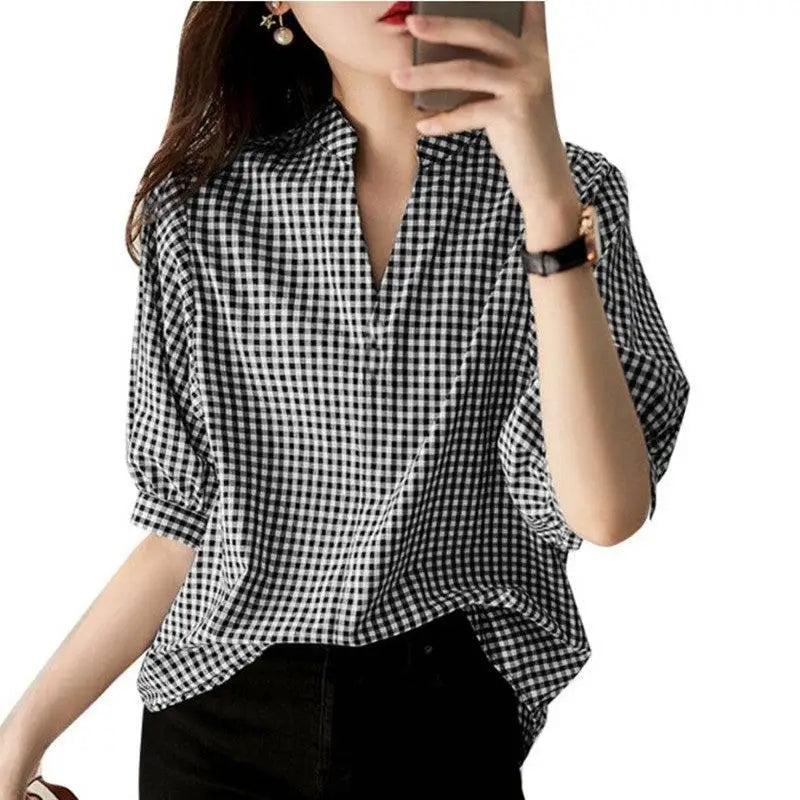 Black and white loose casual half sleeve plaid v neck blouse with three-quarter sleeves for everyday wear