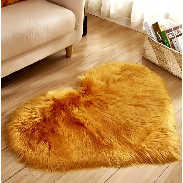 Yellow camel / L