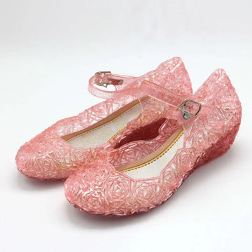 Pink rose girls summer princess shoes featuring translucent jelly material with rose pattern and metallic buckle straps