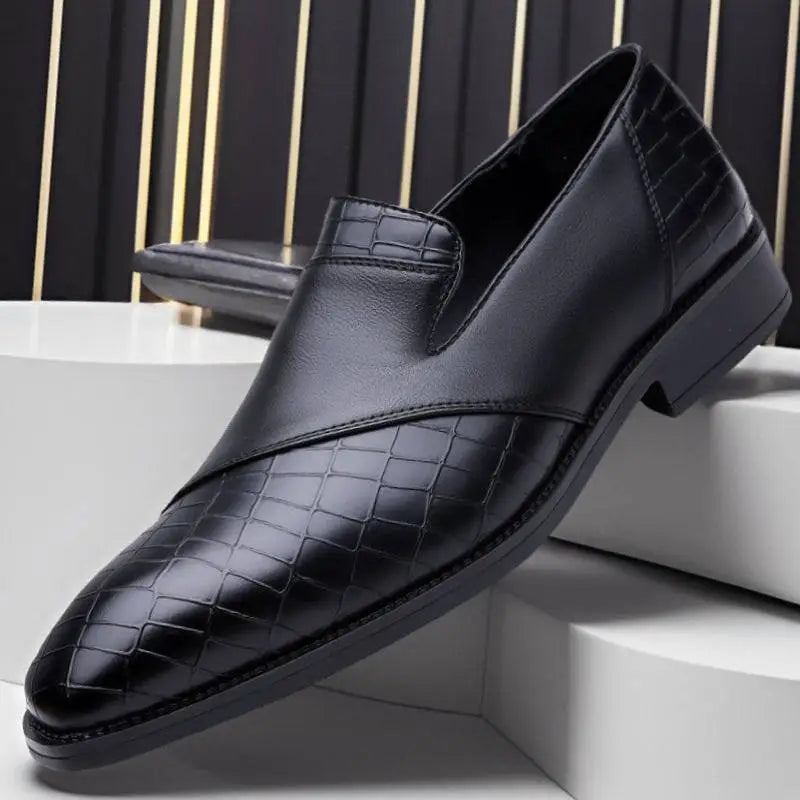 Black leather slip-on plus size british business dress shoes with crocodile texture and sleek pointed toe design