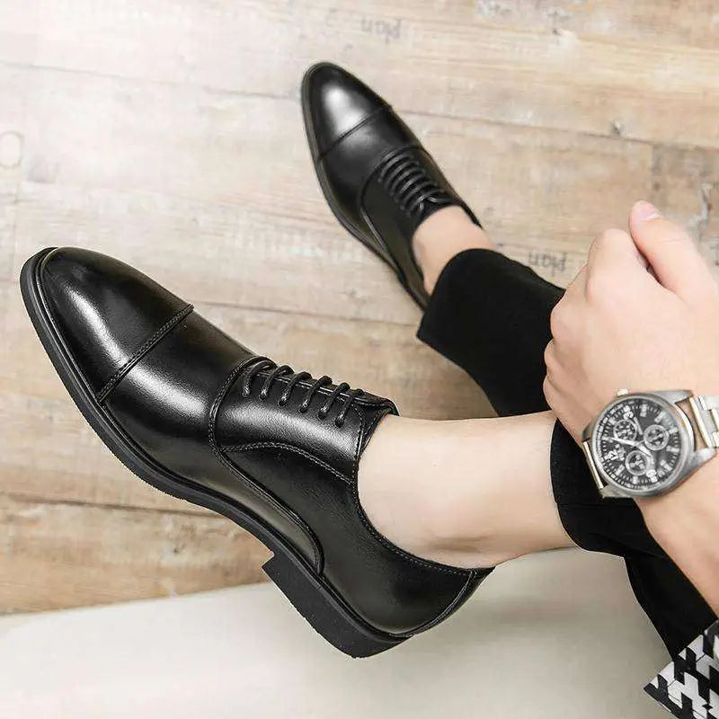 Black leather plus size casual shoes with polished finish and classic cap toe oxford design in brown tone