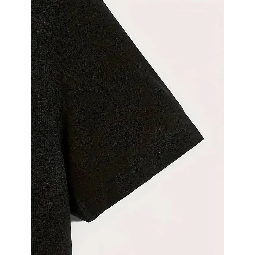 Black short-sleeved t-shirt with solid color and neatly stitched hem from the girls love noodles portrait print crew
