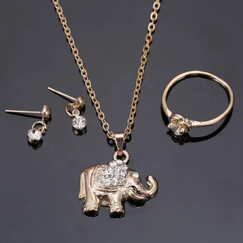 Gold rhinestone elephant necklace with sparkling crystal animal pendant from yiwu small commodity collection