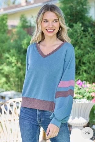 Hailey & Co Color Block V-Neck Cropped Sweatshirt - Royalessencelux