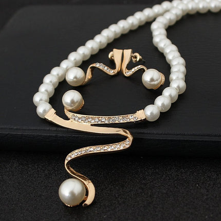 European fashion diamond crystal pearl necklace earrings set bride wedding accessories wholesale CMT058 - Royalessencelux