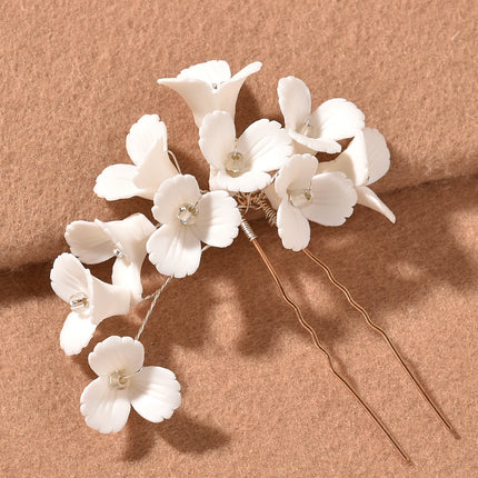 White Three Dimensional Flower U Shaped Hairpin - Royalessencelux