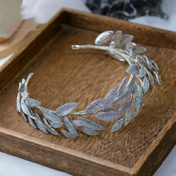 Silver leaf zircon alloy hair band with sparkling artificial rhinestones in a silver leaf crown design