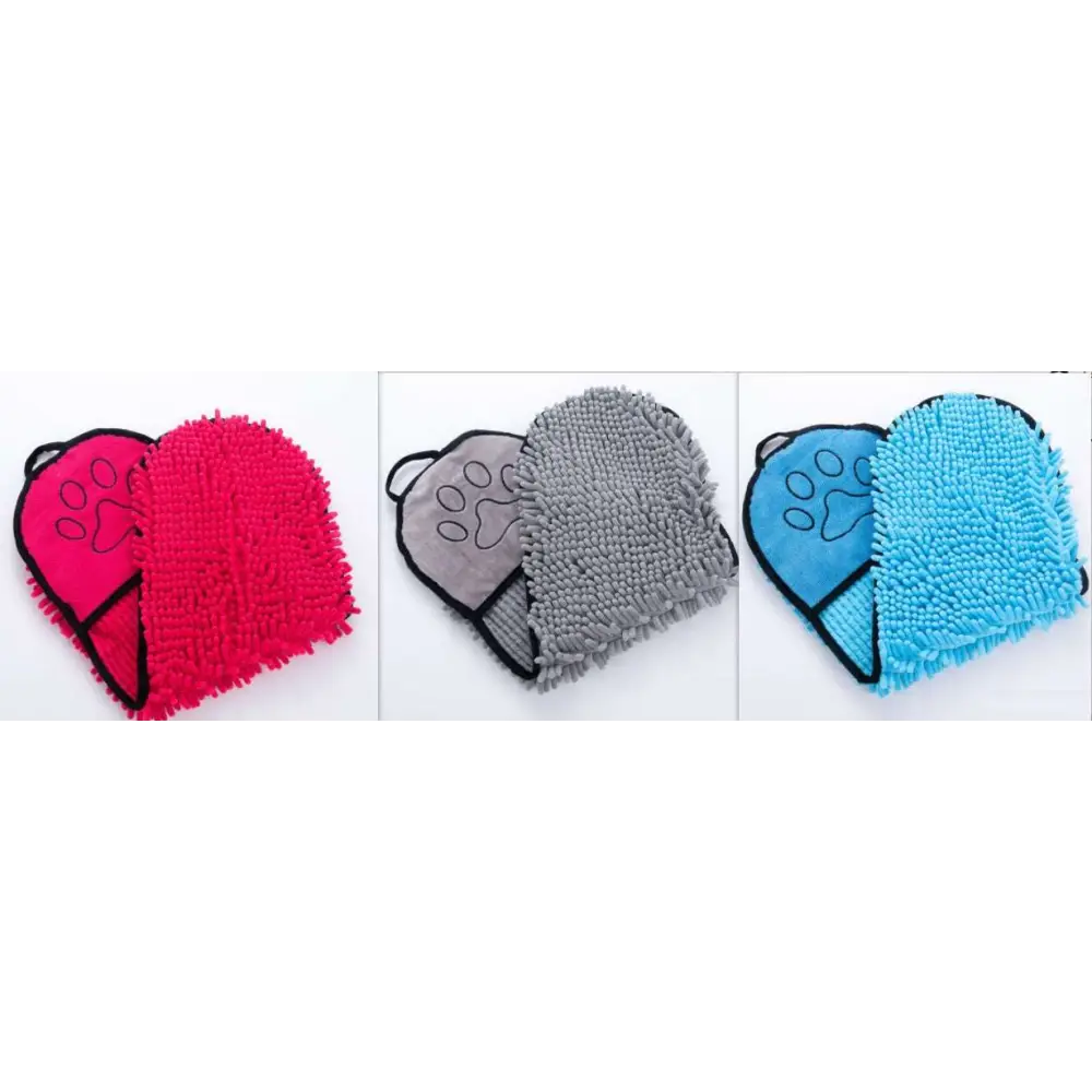 Heart-shaped pet grooming mitts in red gray blue with super absorbent microfiber texture for dogs cats towels