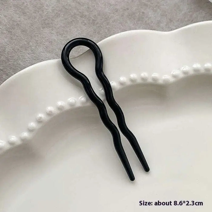 U Shaped Black / No Specifications