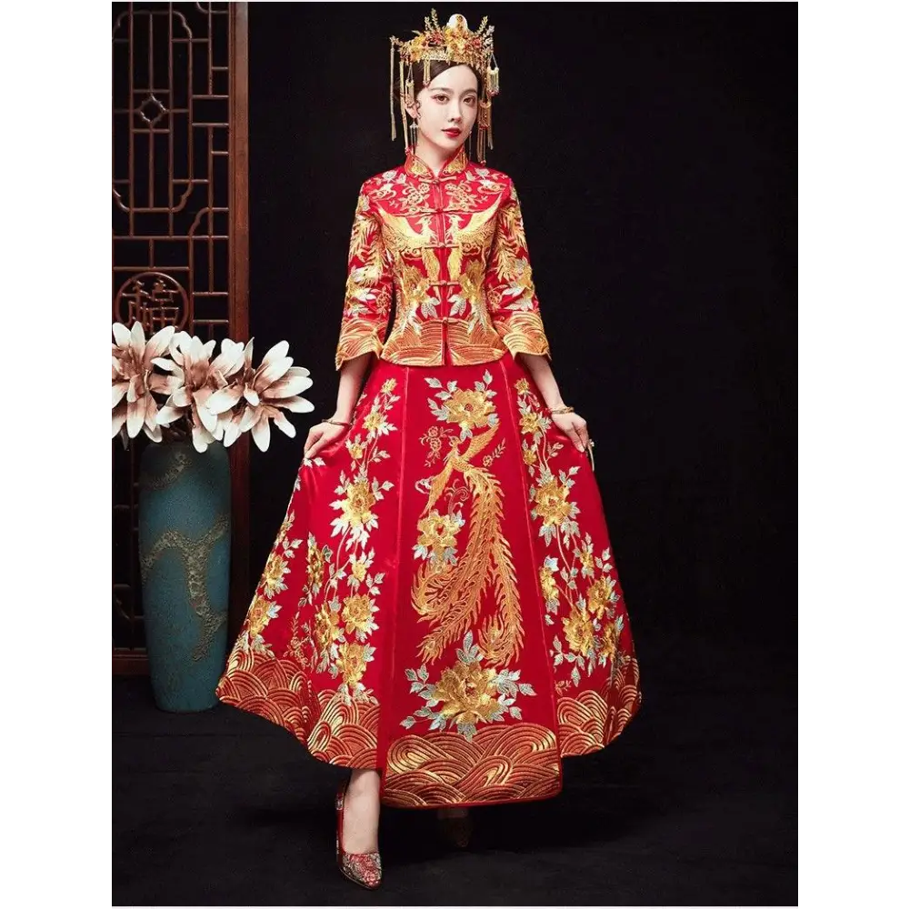 Traditional chinese robes xiuhe vibrant red wedding gown embroidered with gold phoenix motifs for ceremonial use