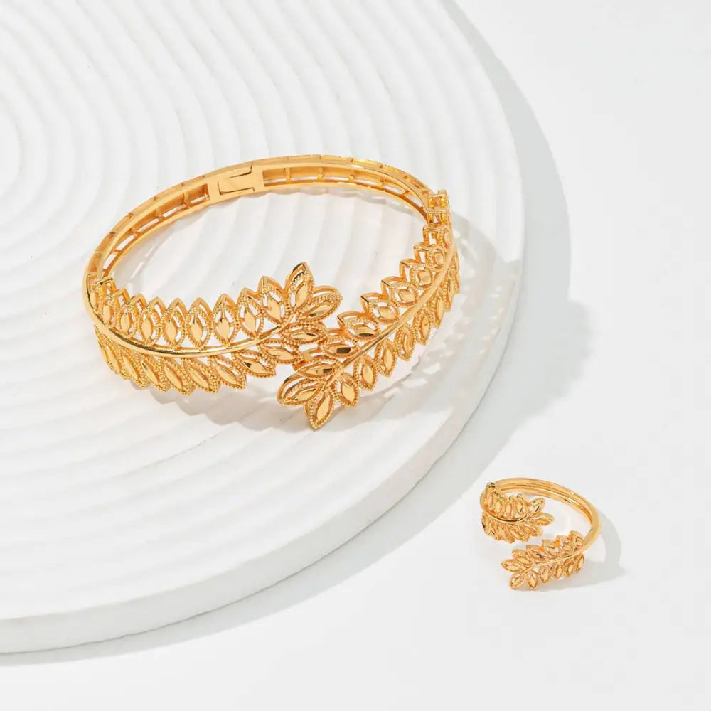 Vintage wheat ear leaf gold bracelet and ring set featuring gold leaf-patterned bangle with intricate filigree detailing