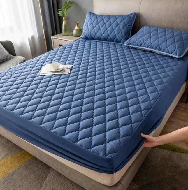 Top Waterproof Mattress Cover for Kids, Urine Resistant - USA - Royalessencelux