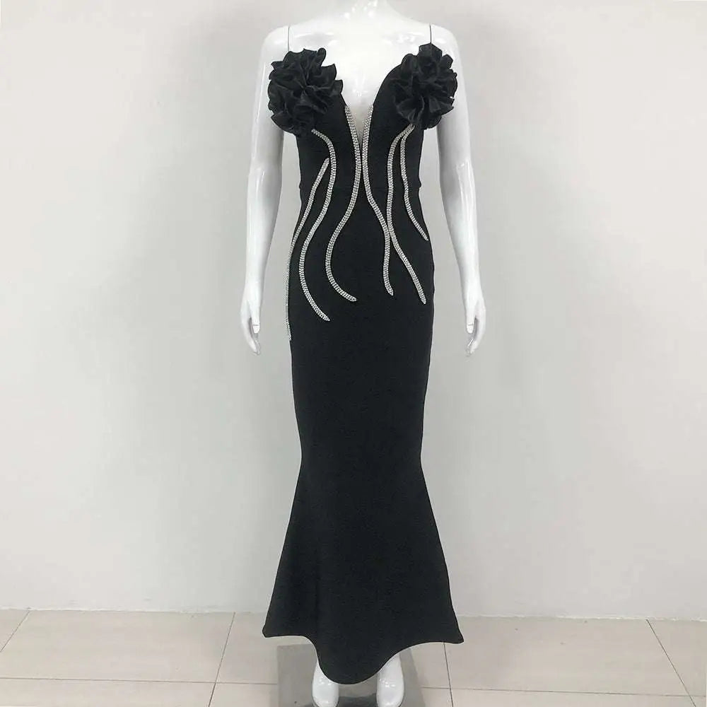 White temperament socialite flower chain evening dress in a form-fitting gown with ruffled shoulders and silver beaded sides